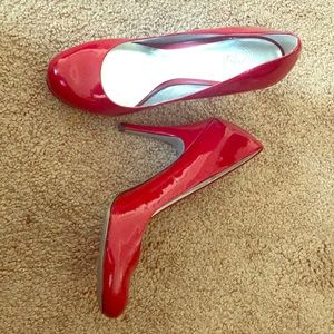 Red Jessica Simpson heels